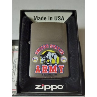 ZIPPO 24530 UNITED STATES ARMY BRUSHED CHROMEสีเงิน ผิวโครเมี่ยมขัดด้าน  ลายแบบสกรีน  ถังนอกปี2009  ถังในปี2013 ของแท้