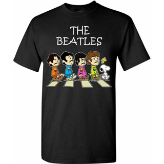 เสื้อยืดแขนสั้นSnoopy Rock Friends The Beatles Abbey Road Peanuts Music Mashup Black TShirtS-5XL