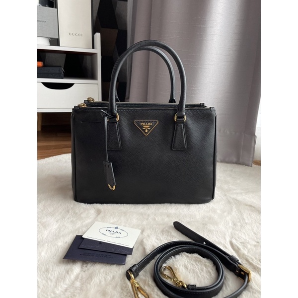 Prada Saffiano Lux 30 2-Zips สีดำ nero / yr.12