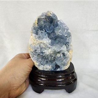 โพรงหินเซเลสไทต์ ผลึกหินเซเลสไทต์(Celestite)หรือหินเซเลสไทน์ สูง 17.5 ซม.กว้าง 9.5 ซม.หนา 7 ซม.น้ำหนัก 1.4 kg.