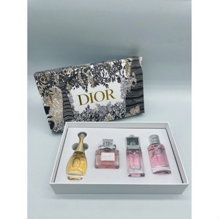 อิมพอร์ตหิ้ว พร้อมส่ง Gift set christian dior • inbox  • 4X30ml • ราคาส่ง 1990.- • ฟรี ค่าส่งอิมพอร์ตหิ้ว พร้อมส่ง Gift