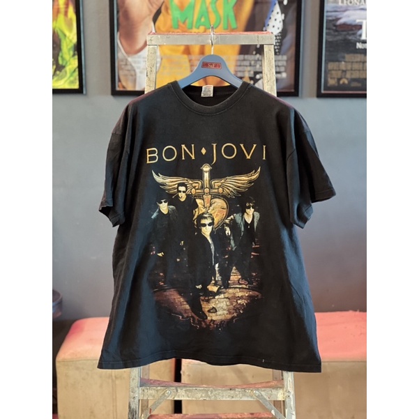 เสื้อ bon jovi อก24/28 (มือ2พร้อมส่ง)