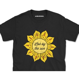 YF32 เสื้อยืด พิมพ์ลาย Live By The Sun Hippie แฟชั่นสําหรับผู้ชายS-5XL