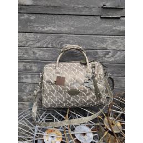 (new)กระเป๋าสะพาย Flynow ทรงหมอน สีเขียว 🌟❤️navy green❤️🌟