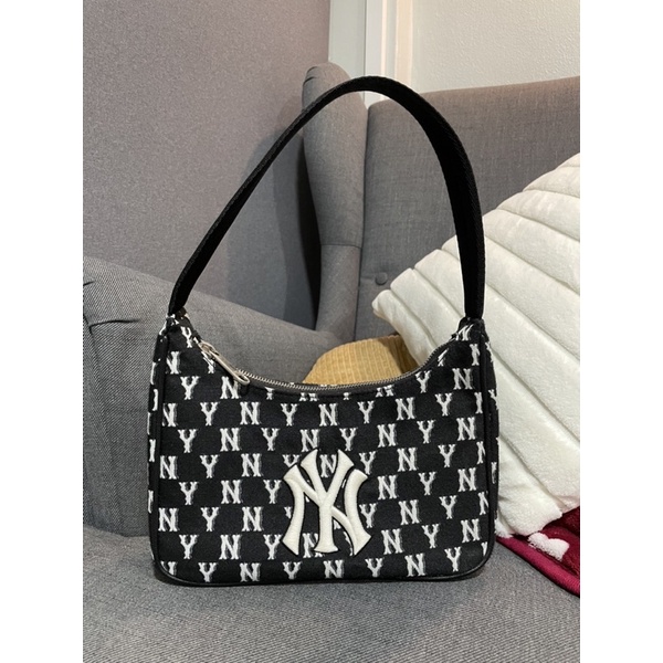 กระเป๋า shoulder bag MLB New York Yankees มือสอง (ของเเท้ 💯)