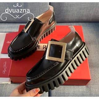 ของแท้ Roger Vivier / RV Viv Go Tick หัวเข็มขัดโลหะ (หัวเข็มขัด Rhinestone) รองเท้าหนังสีสดใสสำหรับผู้หญิง