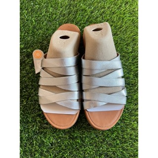 fitflop Lumy Leather Slide size us6/37 เหมาะกับคนใส่ 35-36