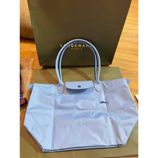 ☺️👜NEW Longchamp LePliage Club 
👜กระเป๋าหูยาวม้าปักสีขาว กระดุมสีขาว