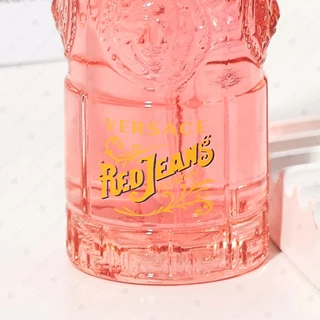 Versace Red Jeans Woman Eau De Toilette 75ml เวอซาเช่ น้ำหอมกลิ่นฟลอรัลฟรุตตี้ หอมหวานไม่เลี่ยนฟีลสาวก๋ากั่น