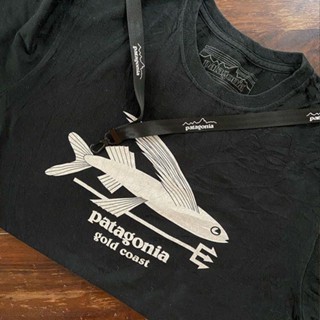 Patagonia เสื้อยืดแขนสั้น ผ้าฝ้าย เข้ากับทุกการแต่งกาย สไตล์เรโทร สําหรับผู้ชาย