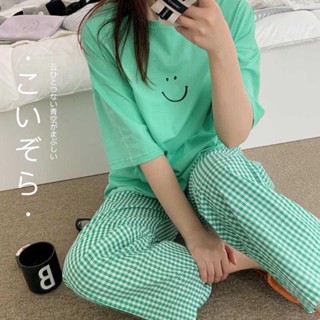 👍ชุดนอน ชุดลำลองลายยิ้ม  ชุดเซ็ท 2ชิ้น เสื้อ+กาวเกง มี 8สี พร้อมส่ง Pajamas shirt + pants【NaiNai 128】