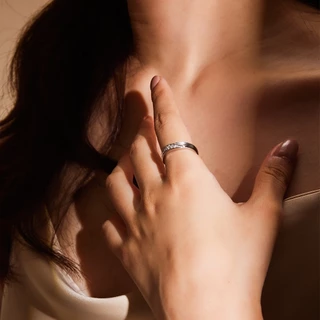 LS jewelry ชุดแหวน 2 วง ทองคำขาว แหวนคู่รัก แหวนแฟชั่นปรับได้ สุภาพสตรี น่ารัก เรียบง่าย ประดับคริสตัล เครื่องประดับ