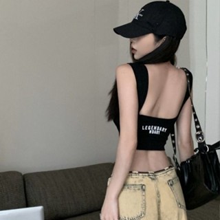 เสื้อกั๊กพิมพ์ตัวอักษรสีดำฤดูร้อนใหม่ของผู้หญิงสไตล์สั้นเชือกแขวนคอทั้งภายในและภายนอกสวมใส่ทารก