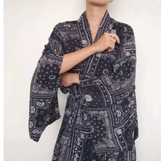 Vince Paisley chiffon kimono robe