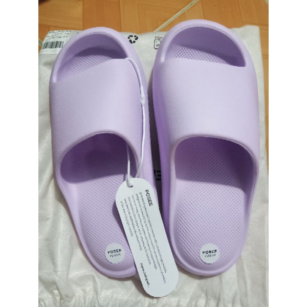 รองเท้าพื้นนุ่ม Posee