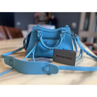 💙💙💐กระเป๋าสะพาย สีเขียวใหม่ Used Balenciaga neo mini 2021