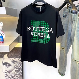 Bottega Veneta BV 22S ใหม่ เสื้อคอกลม แขนสั้น พิมพ์ลายจิ๊กซอว์ ทรงหลวม เข้ากับทุกการแต่งกาย แฟชั่นฤดูใบไม้ผลิ และฤดูร้อน