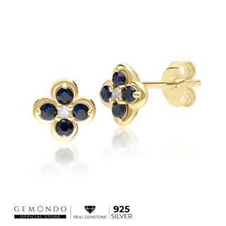 Gemondo ต่างหูทองคำ 9K ประดับไพลิน(Blue Sapphire) และเพชร (Diamond) ทรงดอกไม้ล้อมสไตล์คลาสสิก