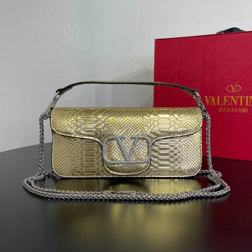 ☈๑☄[จัดส่งแบบกล่อง] กระเป๋าถือ Valentino ของแท้ 100% กระเป๋าสะพายโซ่หนังผู้หญิงใหม่