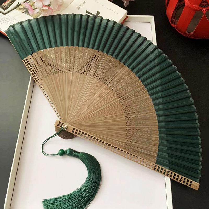 พัดจีน พัดไม้ไผ่มีพู่ห้อย พัดจีนโบราณผู้หญิ พัดญี่ปุ่นโบราณ การออกแบบคัตเอาต์วัสดุผ้าไหม