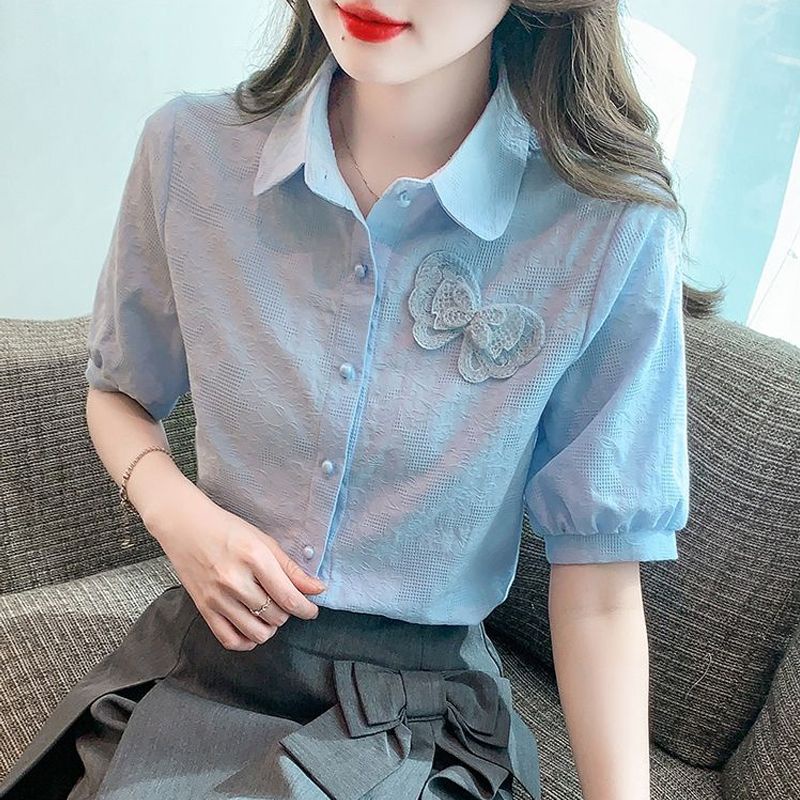 พร้อมส่ง✨แฟชั่นสไตล์เกาหลีผ้าฝ้ายแท้สีทึบปัก jacquard เสื้อเชิ้ตกระชับสัดส่วนโปโลคอหวานบางแขนสั้น มี 3 สี