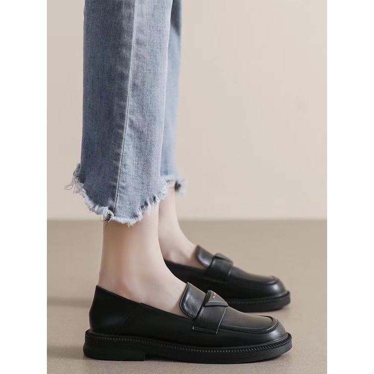 🥿35-40 รองเท้าโลฟเฟอร์นุ่มกันน้ำสไตล์อังกฤษสีดำ/ออฟไวท์ทุกแมตช์พื้นหนารองเท้าหนังลำลองสำหรับทำงาน/นักเรียน