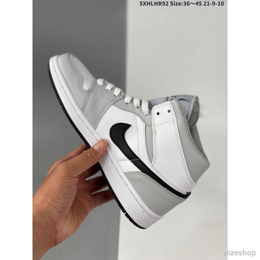 ◈▤[Normal] Nike Air Jordan 1 AJ1 Mid "Light Smoke Grey" รองเท้าผ้าใบลำลองระดับกลางรองเท้าผ้าใบผู้ชาย