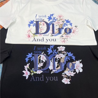 Dior เสื้อยืดคอกลม แขนสั้น ผ้าฝ้ายแท้ พิมพ์ลายดิจิทัล แฟชั่นฤดูร้อน สําหรับผู้ชาย และผู้หญิง