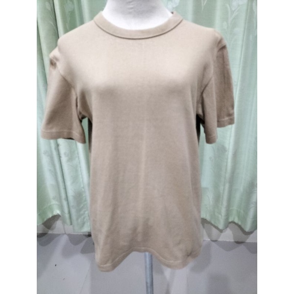 เสื้อยืด แบรนด์ GU แท้ 100% Size M(A27)