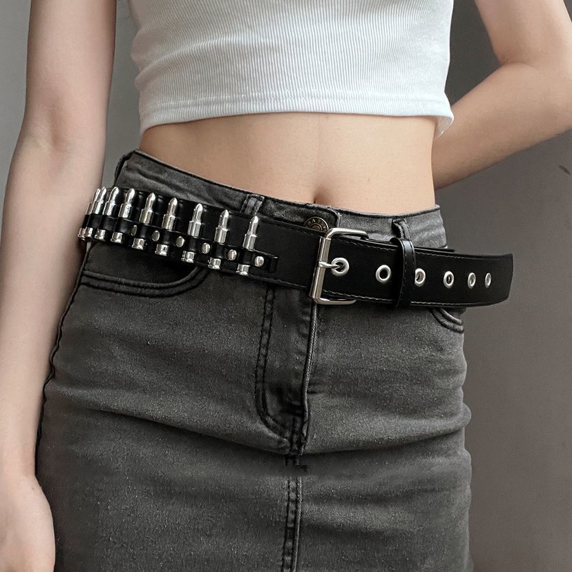 ❍✸วัฒนธรรมย่อยสุดเจ๋ง y2k rivet warhead เข็มขัดสีดำสาวร้อน punk บุคลิกภาพที่เป็นกลางเข็มขัดกางเกงยีนส์ชายและหญิง