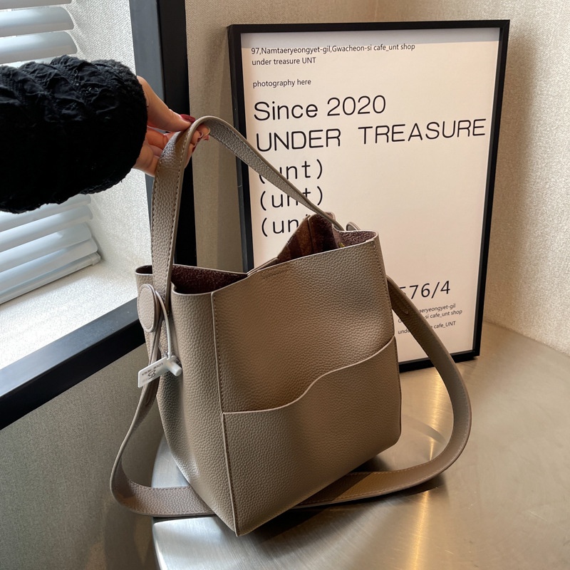 New Style Super Large Capacity Female Bag Commuter Must-Have Basic All-Match Fashion Simple Bucket