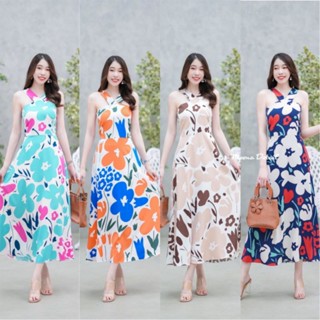 Maxi dress สายเดี่ยวคอวีลายดอกเมกโกะ มีซิปซ่อนด้านหลัง มีซับใน