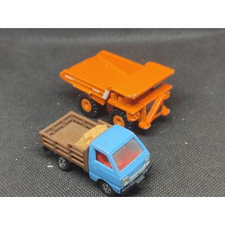 Tomica Suzuki Carry japan &amp; Hitachi dump truck