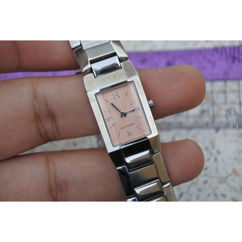 นาฬิกา Vintage มือสองญี่ปุ่น SEIKO NOEVIR LAZY SUZAN V400 M002 ผู้หญิง ทรงสี่เหลี่ยม กรอบเงิน หน้าปัดตัวเลขโรมัน 20มม