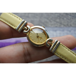 นาฬิกา Vintage มือสองญี่ปุ่น ระบบ QUARTZ ผู้หญิง รูปไข่ กรอบทอง หน้าทอง หน้าปัด 21มม