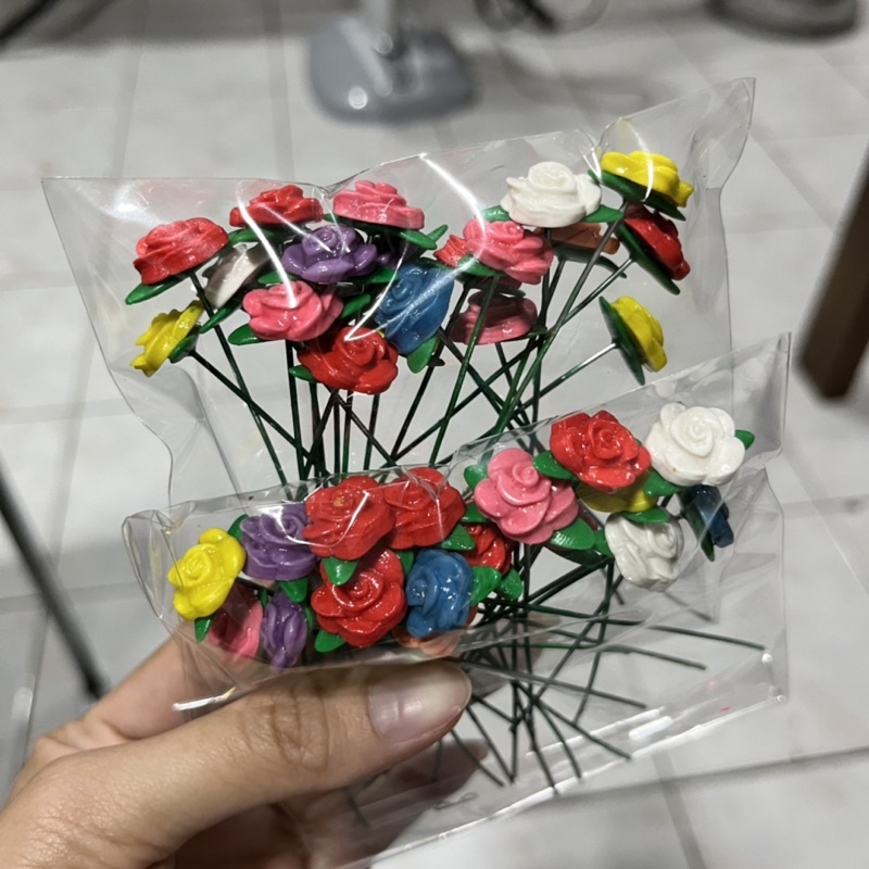 ดอกกุหลาบ (แบบแพ็ค) ตุ๊กตาปัก ตุ๊กตาแต่งสวนจิ๋ว สีสวย ราคาถูก พร้อมส่ง