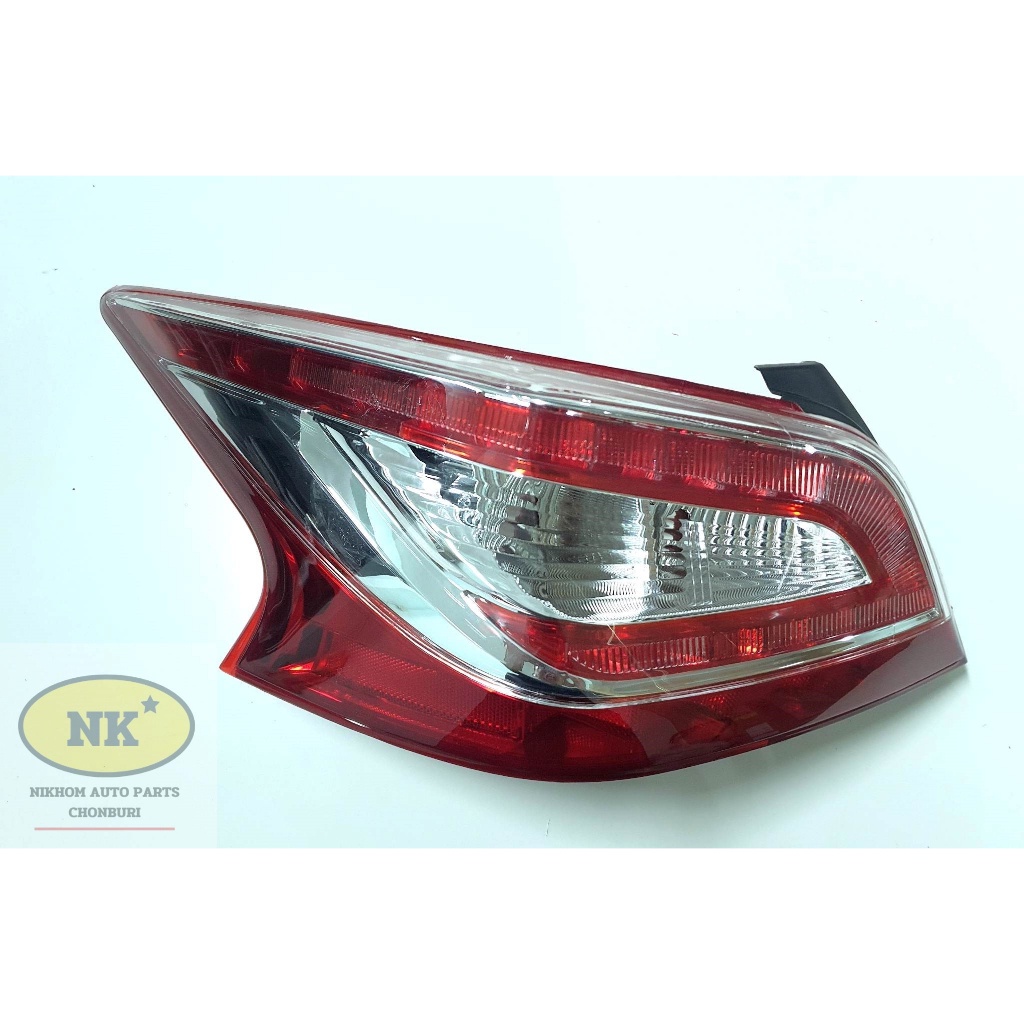 ไฟท้าย นิสสัน เทียน่า L33 14'-19' / Nissan Teana L33 14'-19' (ราคาต่อข้าง)