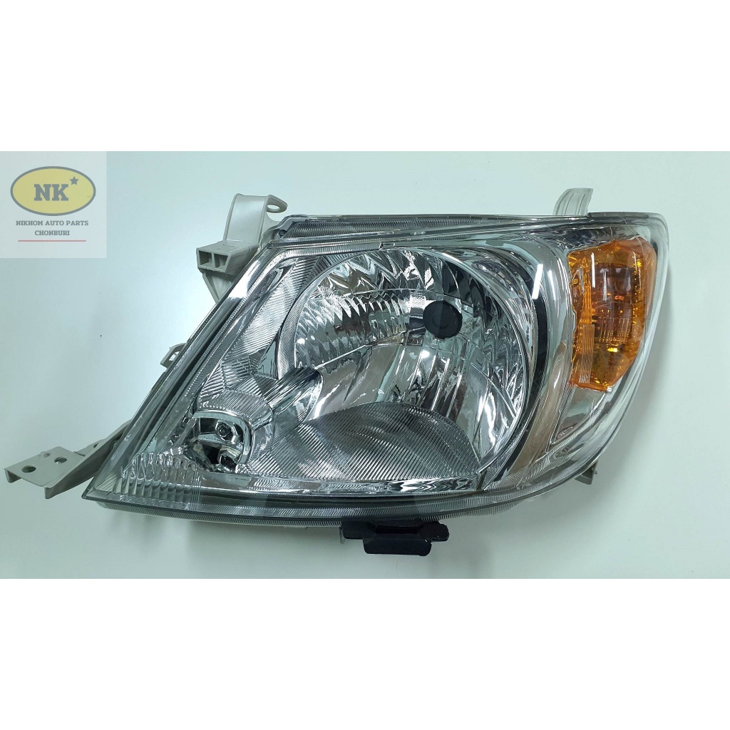 ไฟหน้า โตโยต้า วีโก้ 04'-10' มุมฝาสีส้ม (รุ่นก่อนแชมป์) / Toyota Vigo 04'-10' (ราคาต่อข้าง)
