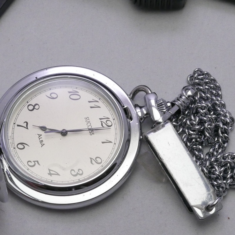นาฬิกา Vintage มือสองญี่ปุ่น Pocket Watch นาฬิกาพกSUCCESS ALBA V701 0A20 พร้อมโซ่ ทรงกลม กรอบเงิน หน้าขาว หน้าปัด 44มม