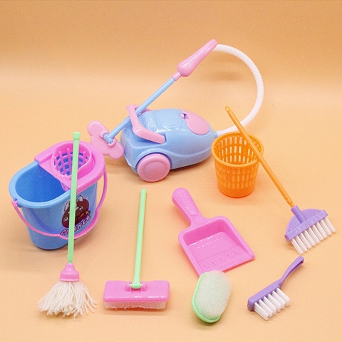 ℡►ↂตุ๊กตาบาร์บี้ ของเล่นทำความสะอาดบ้าน ของเล่นเด็กผู้หญิง เล่นทำความสะอาดบ้าน ไม้กวาด เครื่องดูดฝุ่น ของเล่นพ่อแม่ลูก