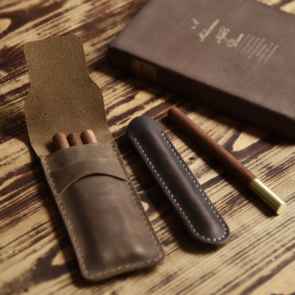 กระเป๋าดินสอ Crazy Horse Cowhide Pen Case วรรณกรรมย้อนยุค Crazy Horse Leather Pen Case Leather Pen Case Single Pen Stora