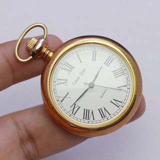 นาฬิกา Vintage มือสองญี่ปุ่น Pocket Watch นาฬิกาพกLouis DiorระบบQUARTZทรงกลม กรอบทอง หน้าปัดตัวเลขโรมัน หน้าปัด 39มม