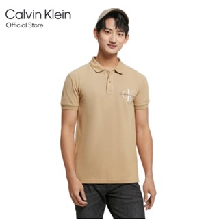 Calvin Klein เสื้อโปโลผู้ชาย ทรง Regular รุ่น J322451 PF2 - สีเบจ