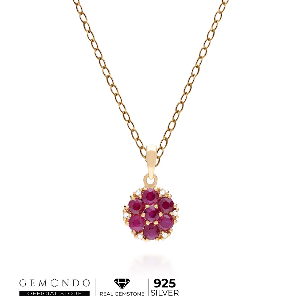 Gemondo สร้อยพร้อมจี้เงิน 925 ชุบทอง 18K ประดับทับทิม (Ruby) และเพชร (Diamond) รูปทรงดอกไม้