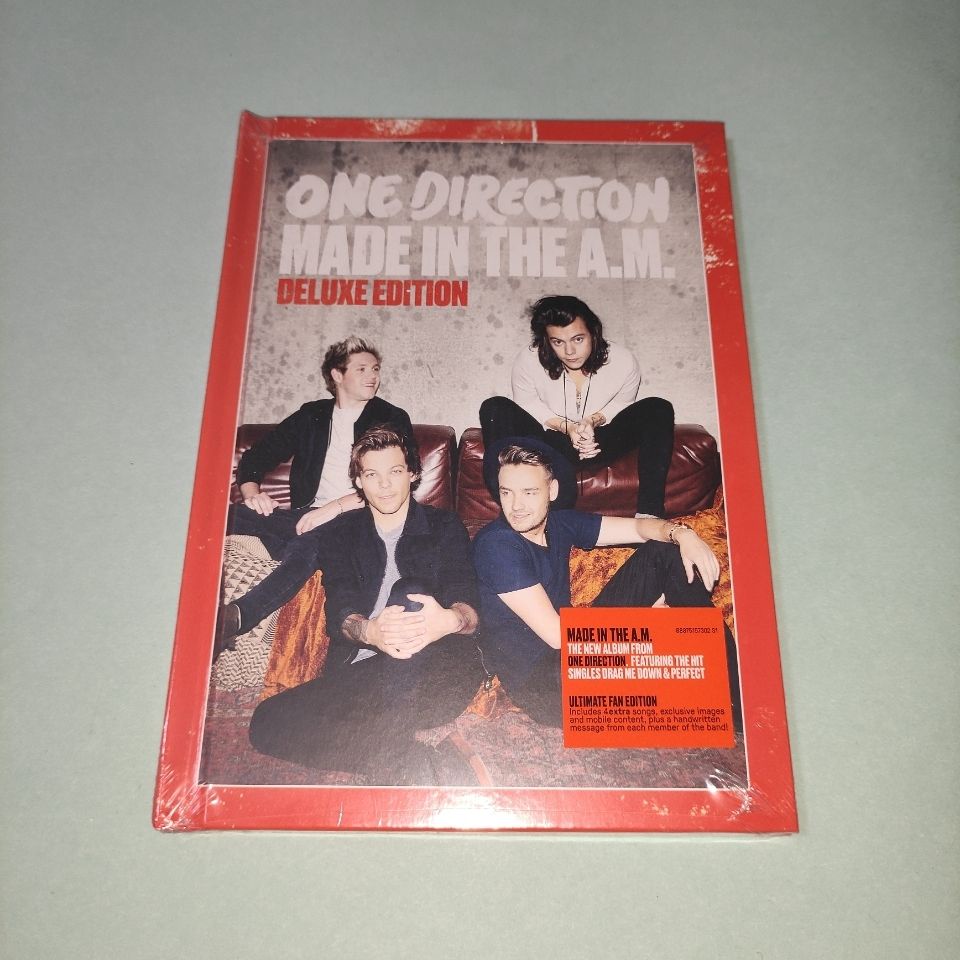 【CD】 One Direction รุ่นดีลักซ์ แนบสมุดภาพ แบรนด์ใหม่ยังไม่ได้รื้อ