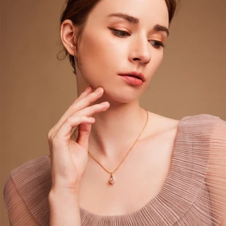 jewelry สุภาพสตรีสร้อยคอทองคำ 18k จี้ทองดีไซน์วินเทจลูกปัดสีแดงของขวัญปาร์ตี้ 398n