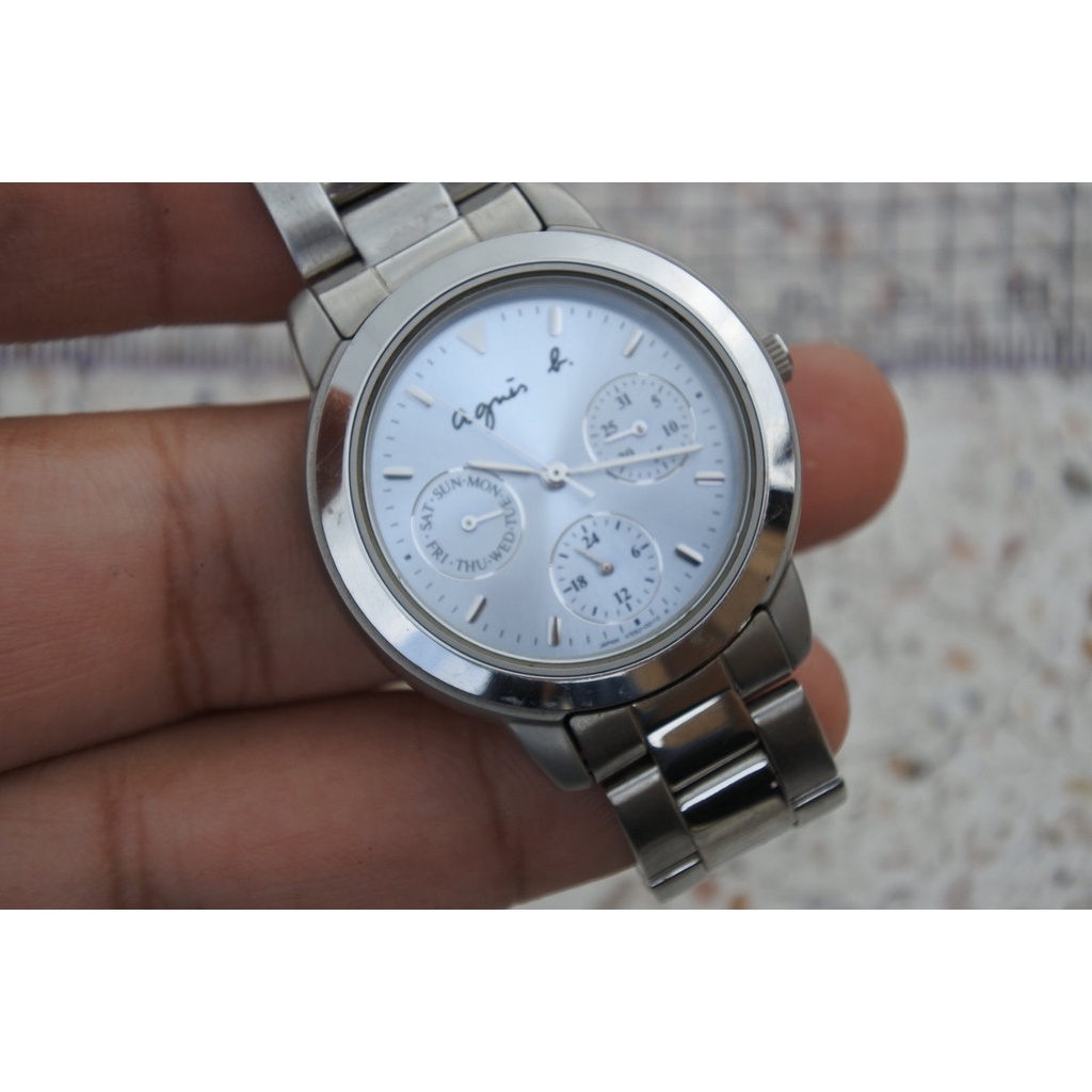 นาฬิกา Vintage มือสองญี่ปุ่น ALBA V33J 0010 เดินหมดทุกเข็ม ระบบ QUARTZ ผู้หญิง ทรงกลม กรอบเงิน หน้าเทา หน้าปัด 34มม