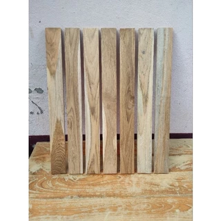 ไม้ระแนงไม้สักแท้ ขนาด 5x20–100 ซม. หนา 1 ซม. รีดเรียบ พร้อมใช้งาน