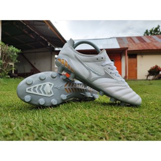 รองเท้าฟุตบอล Mizuno Morelia Iii 3 Pro Fg สีขาว สีเทา