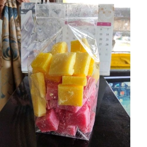 เศษสบู่แครอทก้อนเต๋า แพค 200 g. (รับ 2 แพค แถมถุงตีฟอง)